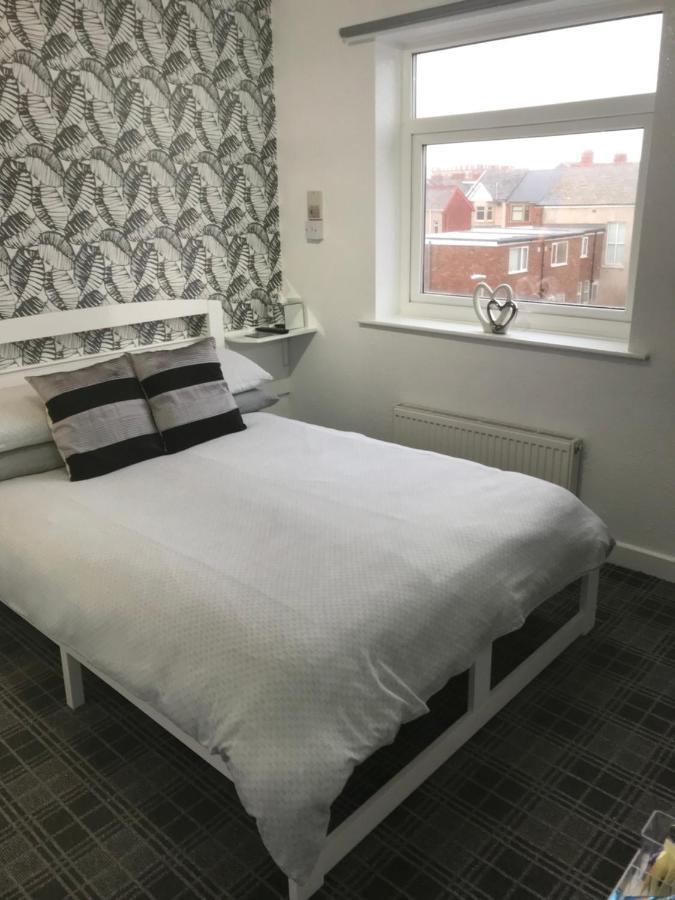 Number 40 - No Multiple Room Bookings Blackpool Exterior photo