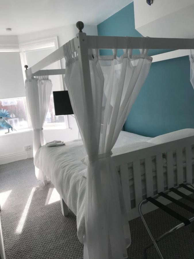 Number 40 - No Multiple Room Bookings Blackpool Exterior photo