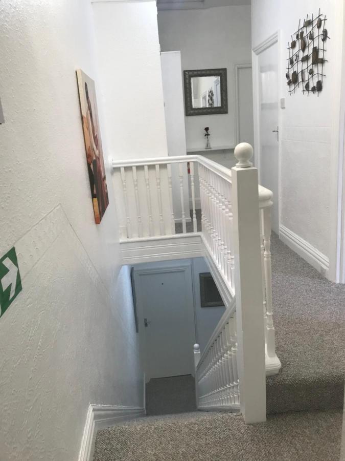 Number 40 - No Multiple Room Bookings Blackpool Exterior photo